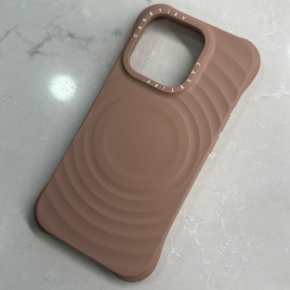 Casetify iPhone 15 pro ripples case